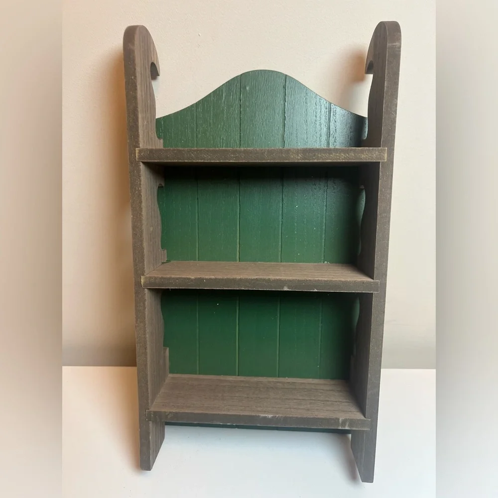 Target Bullseye Green Wooden Sleigh Shelf